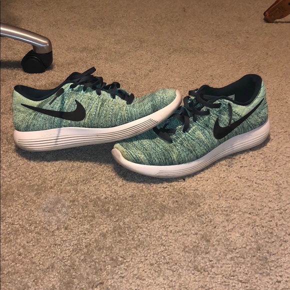 Mens Nike LunarEpic Flyknit Shoes